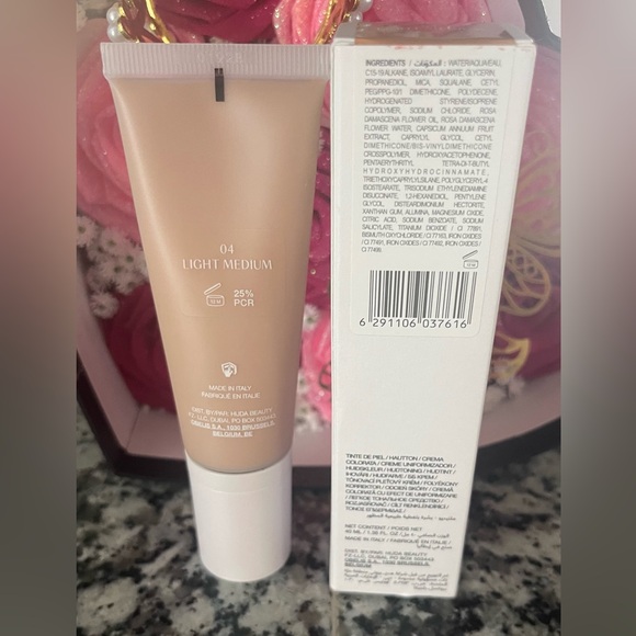 Glowish By Huda Beauty Multidew Skin Tint In 04 Light Medium Discontinued - Picture 4 of 5